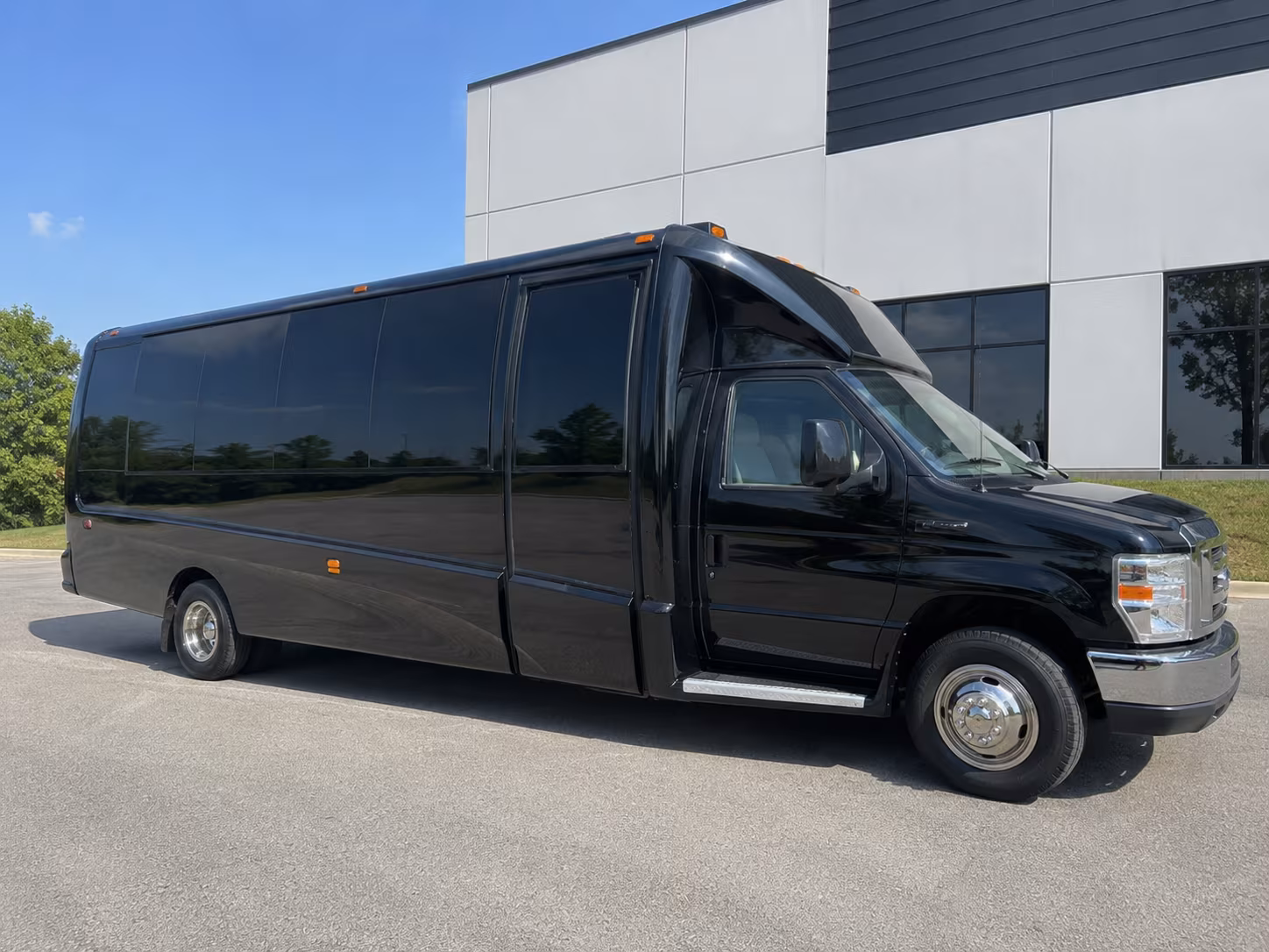 Dunwoody Winery Tour & Pub Crawl Transportation