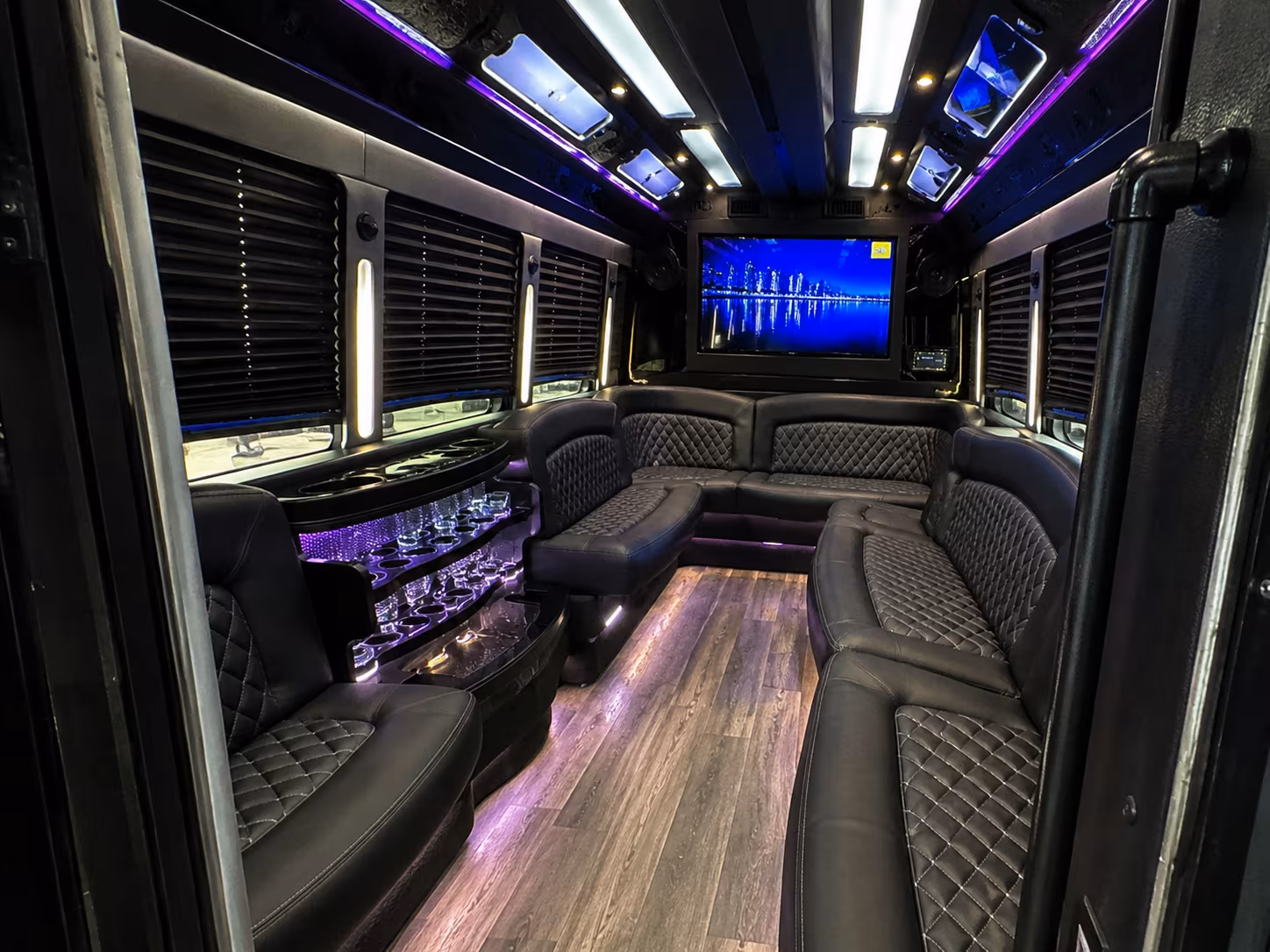 Johns Creek Birthday, Sweet 16, & Quinceañera Party Bus Rentals