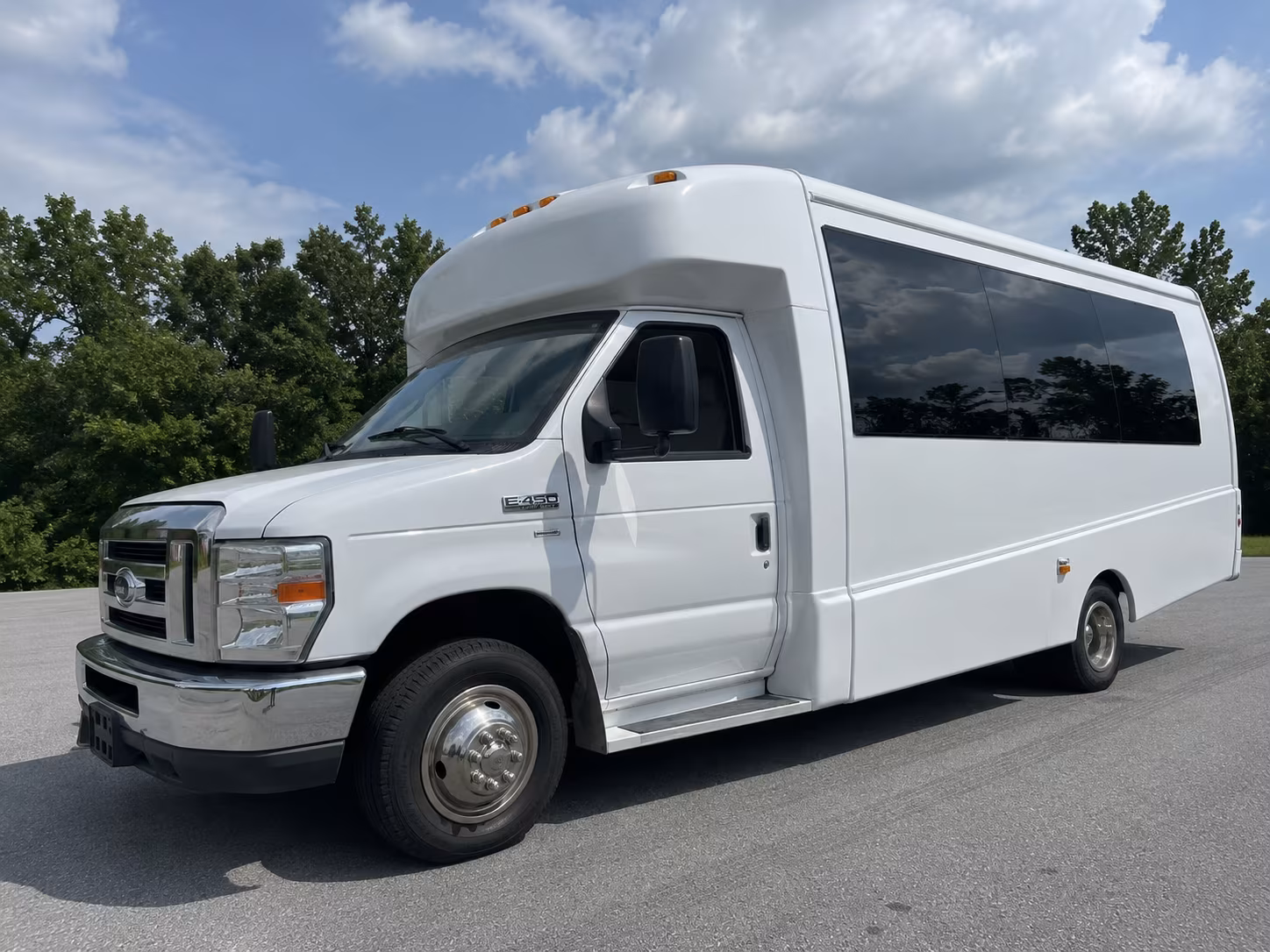 Stonecrest Birthday, Sweet 16, & Quinceañera Party Bus Rentals